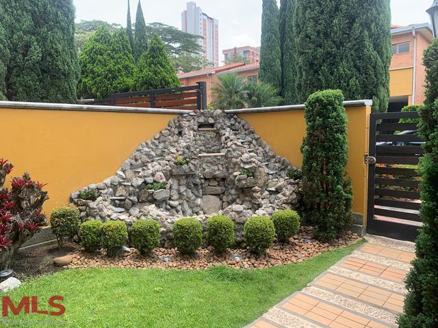 Hermosa casa cerca al Mall Suramérica itagui - suramerica